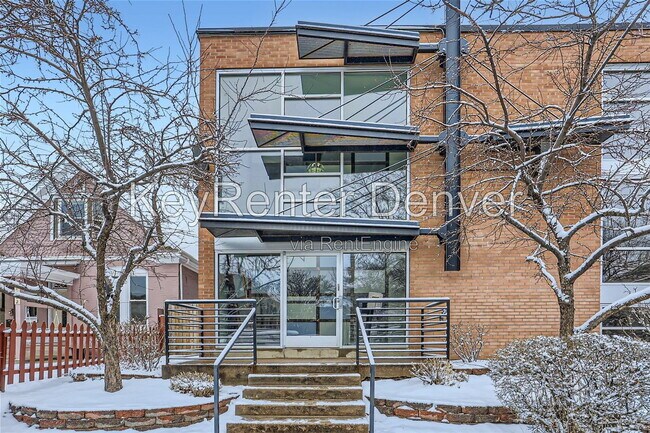 Building Photo - 1032 N Clarkson St