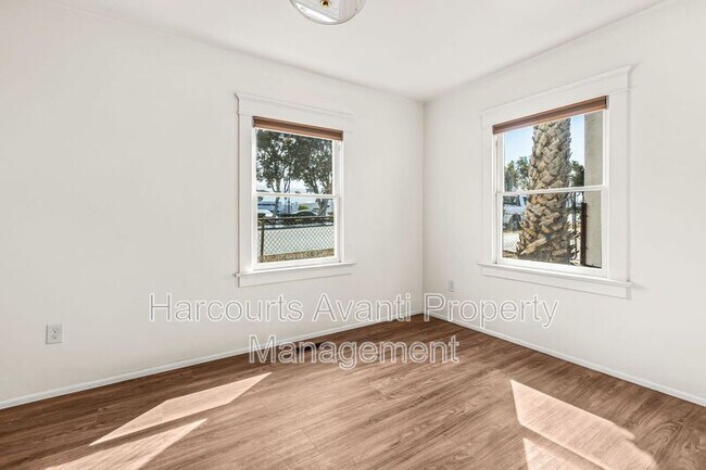 Building Photo - 915 Civic Center Dr