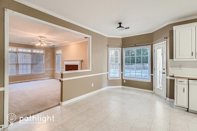 Building Photo - 902 Chadwick Park Dr