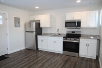 Building Photo - Beautifully remodeled and completed 1 bedroom apartment. FREE MONTH OF RENT!*
