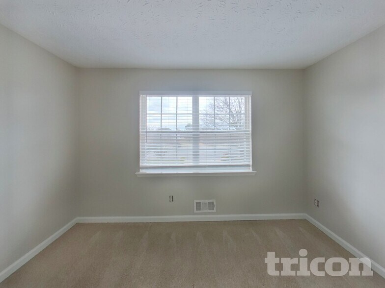 Building Photo - 514 Trinity Tr