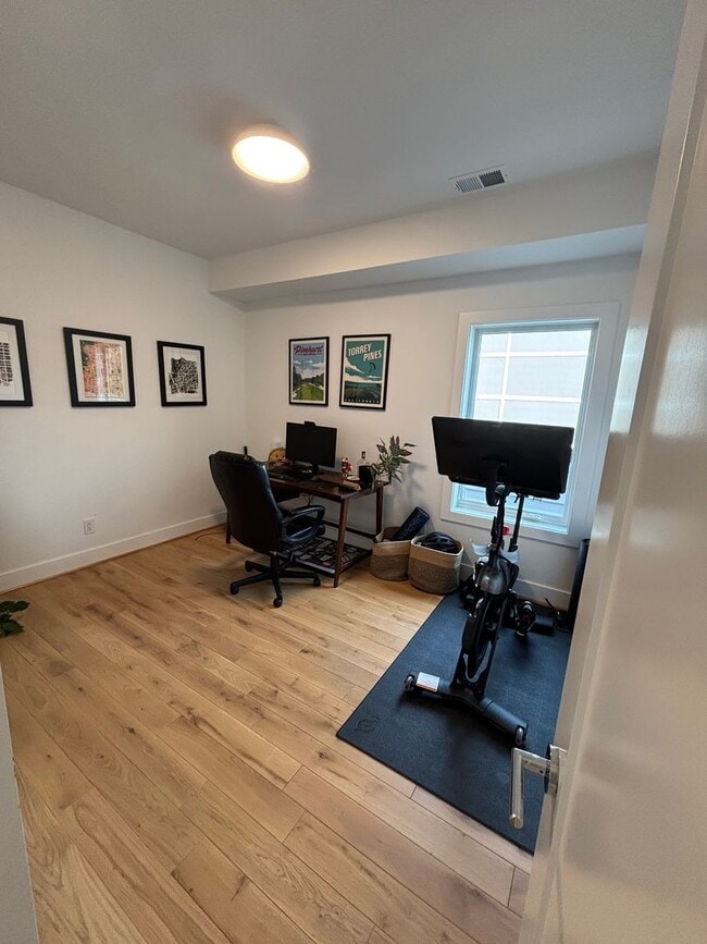 Building Photo - Urban Luxury in U Street Corridor