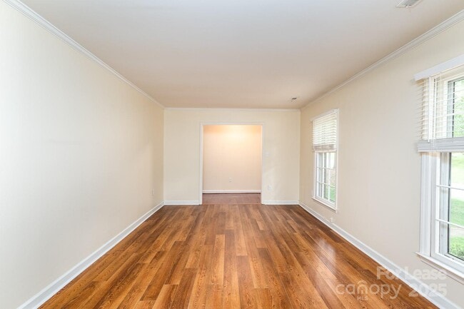 Building Photo - 901 Winter Wood Dr