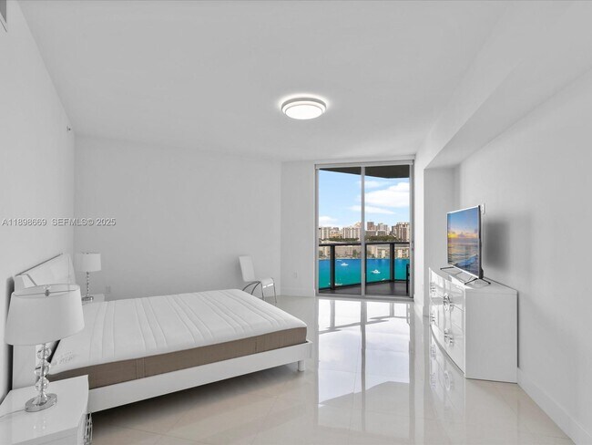 Building Photo - 17301 Biscayne Blvd