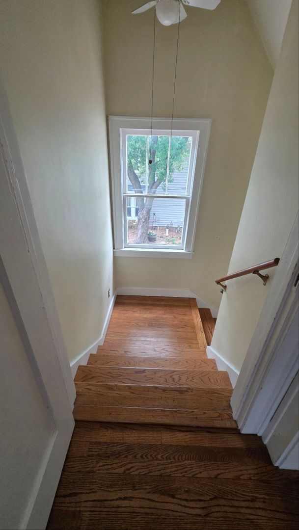 Building Photo - Beautiful 2BR 1BA unit w/ Covered Porch in Downtown Liberty