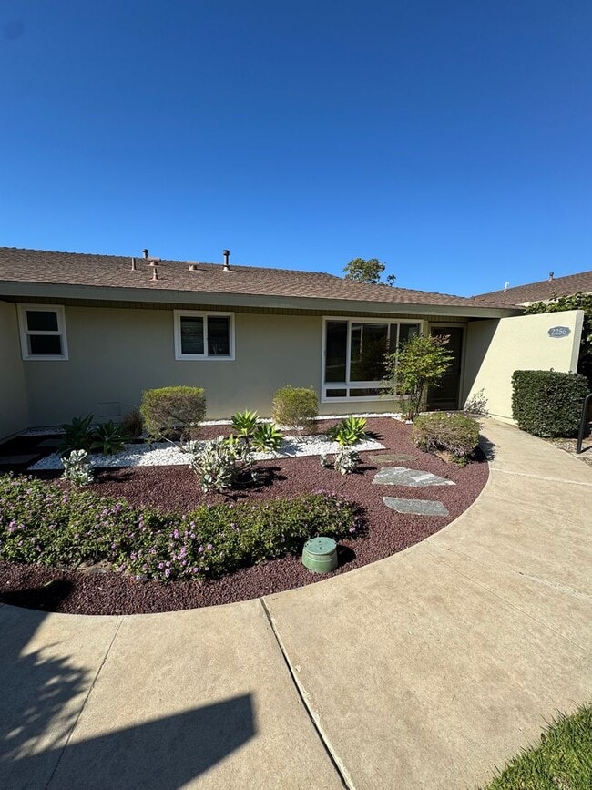 Building Photo - Turnkey Single-Story Home in Prime Camaril...