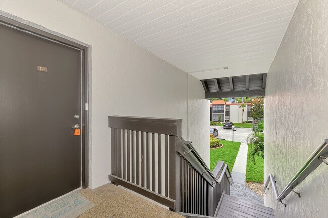 Building Photo - **AVAILABLE STARTING FEBRUARY-APRIL 2026 SEASON FOR $3200/month**