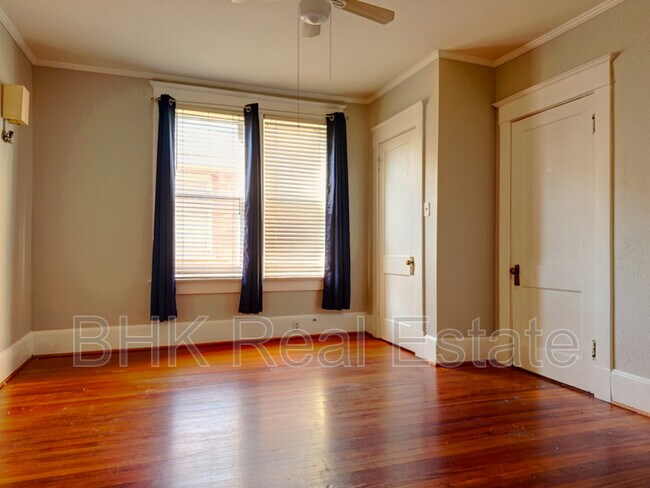 Building Photo - 4920 Victor St