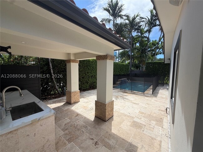 Building Photo - 9341 Dickens Ave