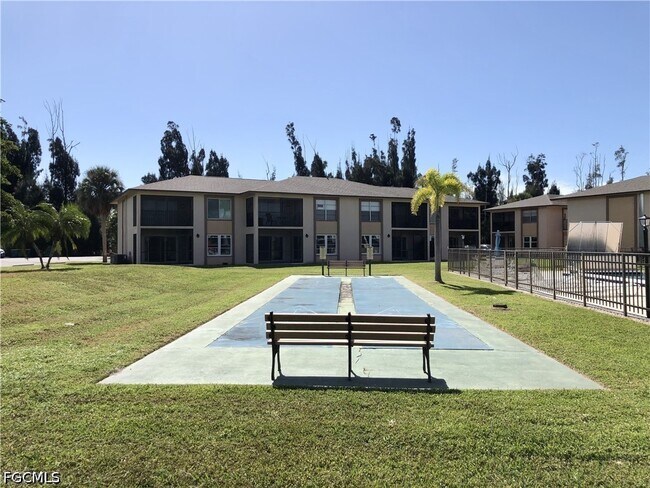 Building Photo - 16881 Davis Rd