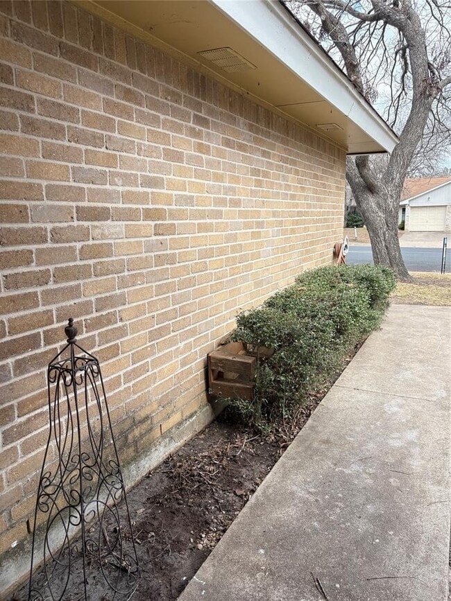 Building Photo - 12814 Hymeadow Dr