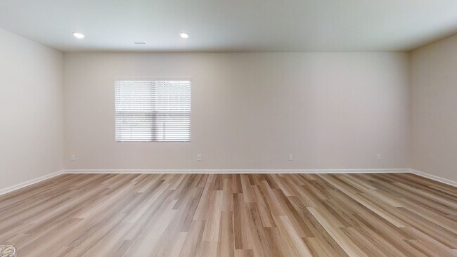 Building Photo - 103 Silver Fir Ln