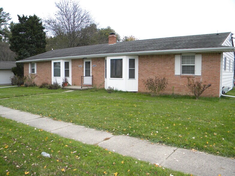 Front - 2110 park lane