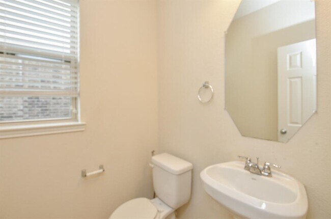 Building Photo - 20222 Stonebridge Terrace Dr