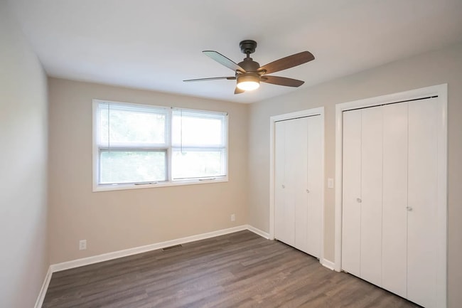 Building Photo - Brentwood Oasis: 3 Bed, 2 Bath Home on 5+ ...