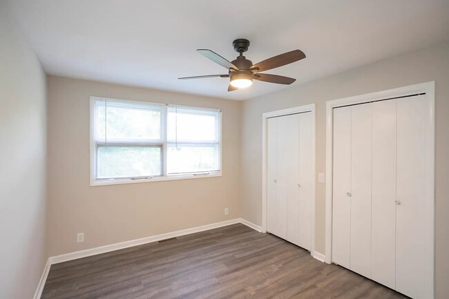 Building Photo - Brentwood Oasis: Newly Renovated 3 Bed, 2 ...