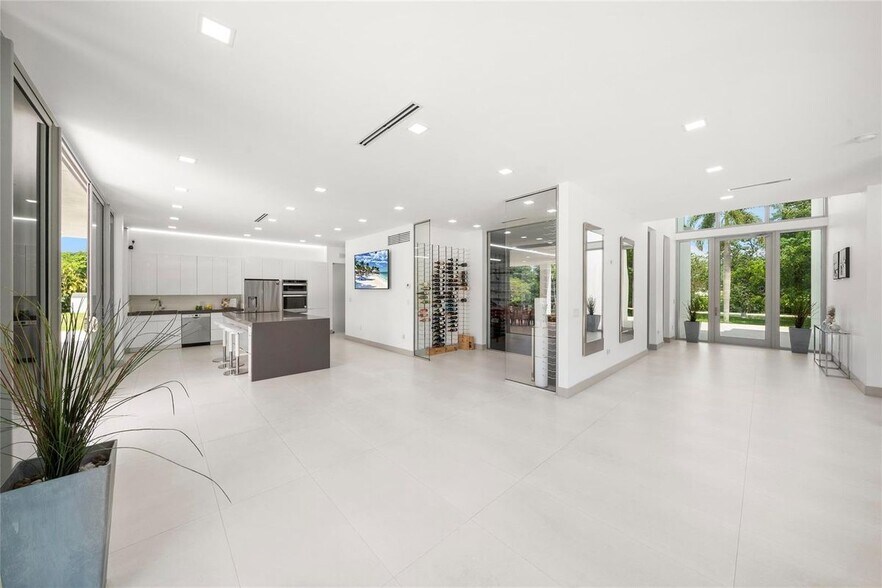 Building Photo - 17250 SW 52nd Ct