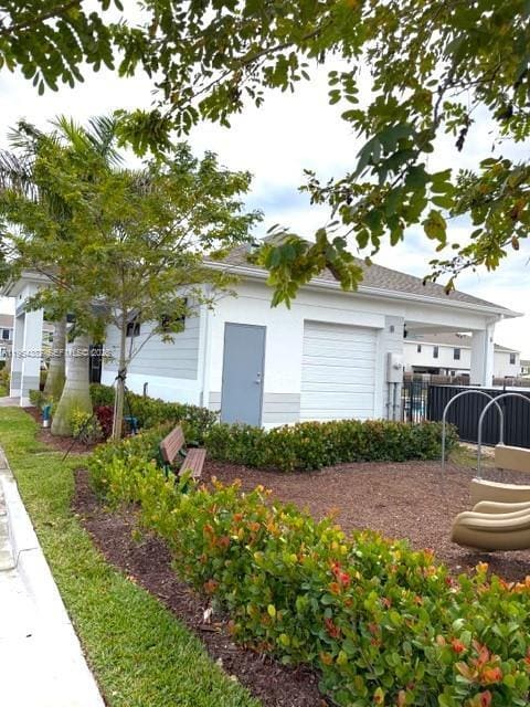 Building Photo - 470 NE 12th St