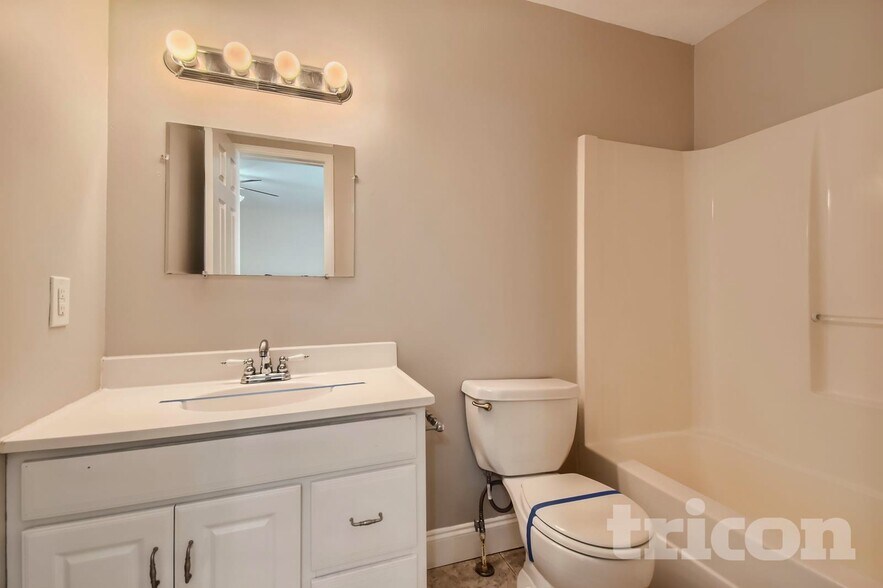 Building Photo - 65 Bermuda Cir
