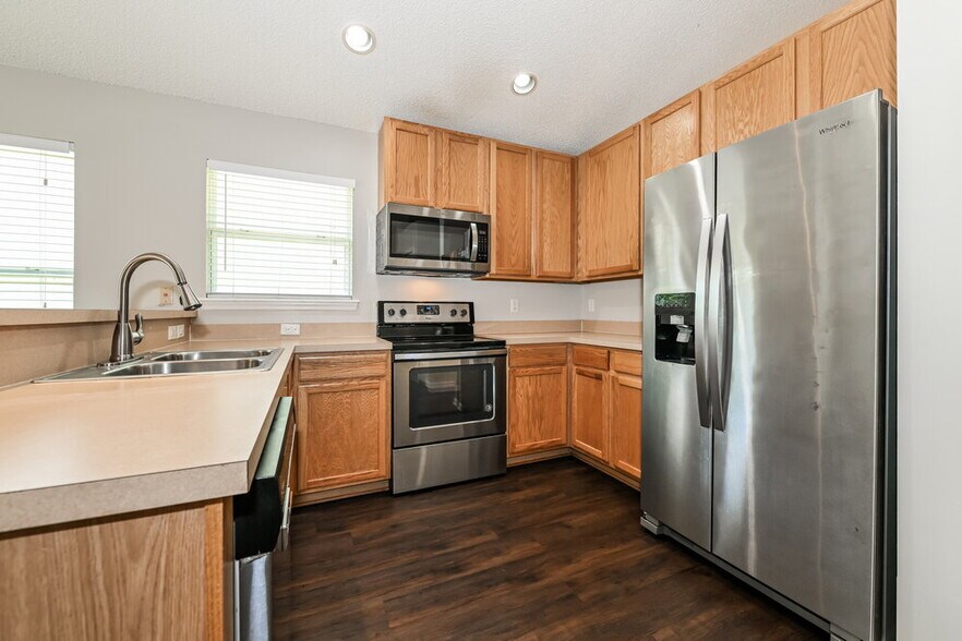 Building Photo - 699 Bellshire Dr