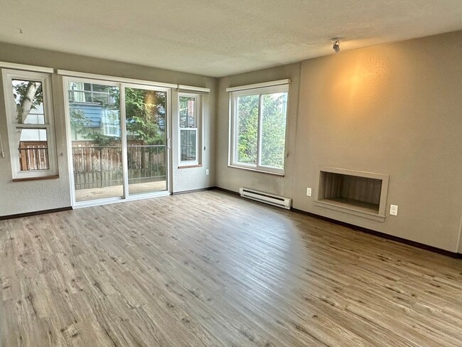 Building Photo - Location, Location, Location! 2-bed Ballar...