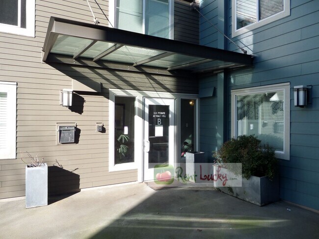 Building Photo - 300 10th Ave