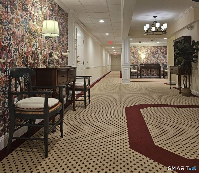 Building Photo - 100C Danbury Rd