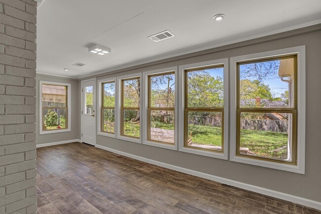 Building Photo - 5718 Rich Rd