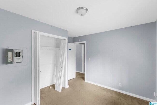 Building Photo - 9805 Maple Ln