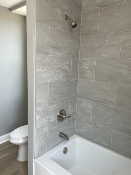 Building Photo - 3417 Chestnut Ave