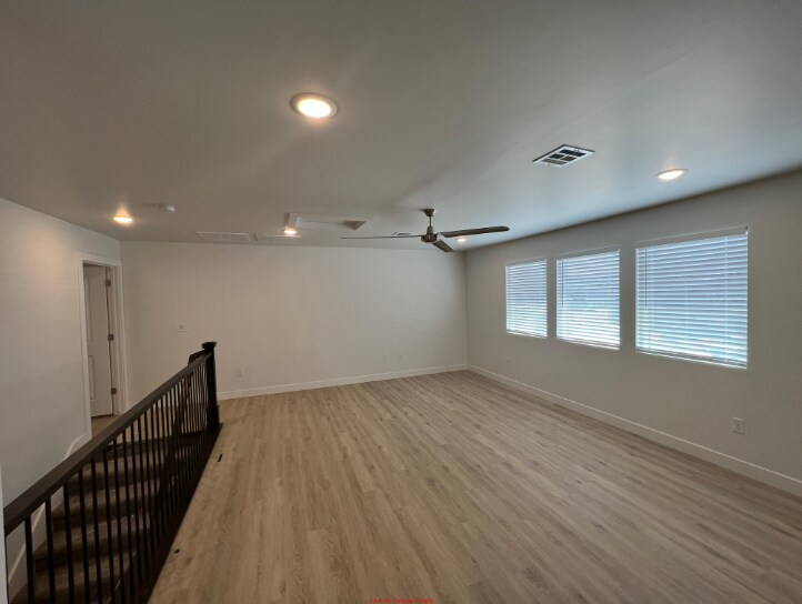 Building Photo - 1060 W Province Way