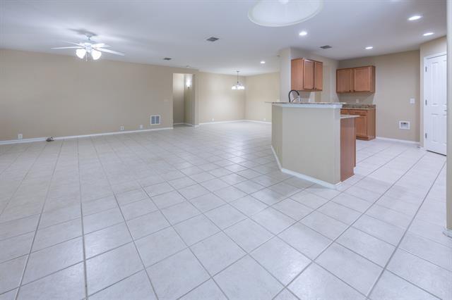 Building Photo - 15905 Avenel Way