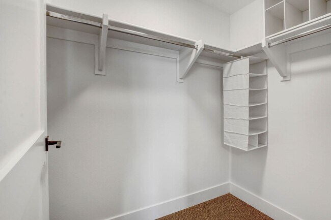 Building Photo - 1168 S Barrington Ave