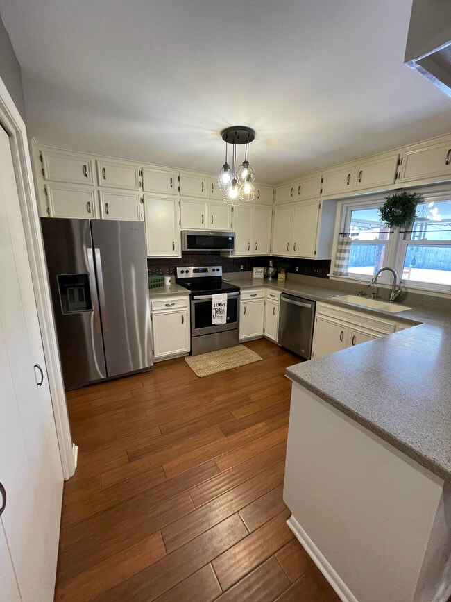 Building Photo - 5801 E Rockhill St