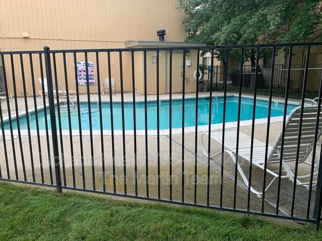 Building Photo - 2300 Dickerson Rd