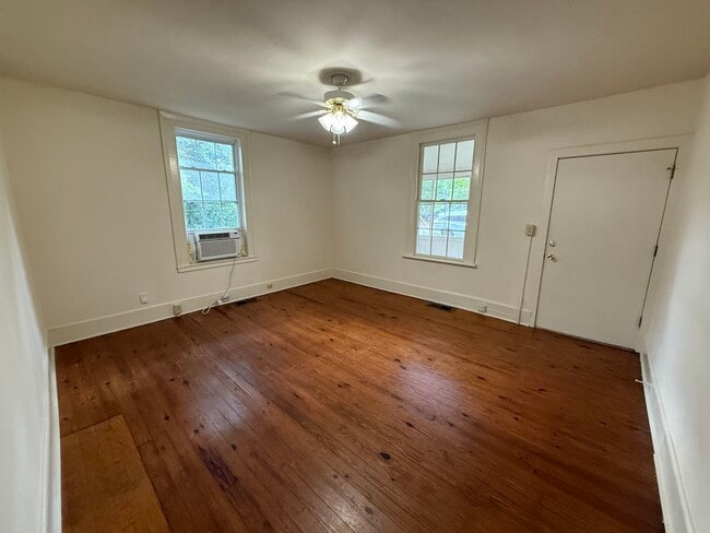 Building Photo - 530 Nantahala Ave