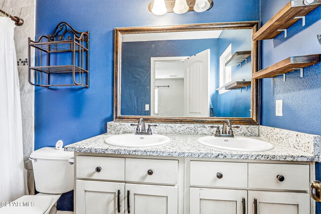 Building Photo - 3853 Loma Brisa Dr