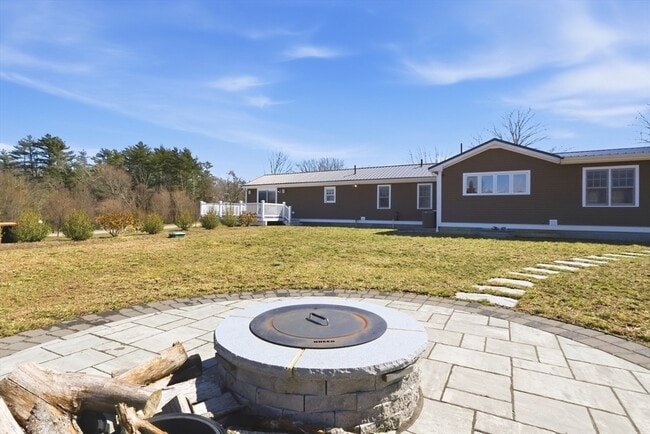 Building Photo - 235 Brook St