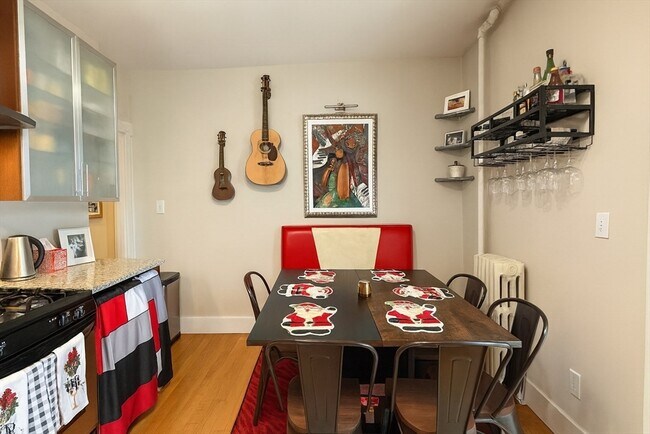 Building Photo - 456 Medford St