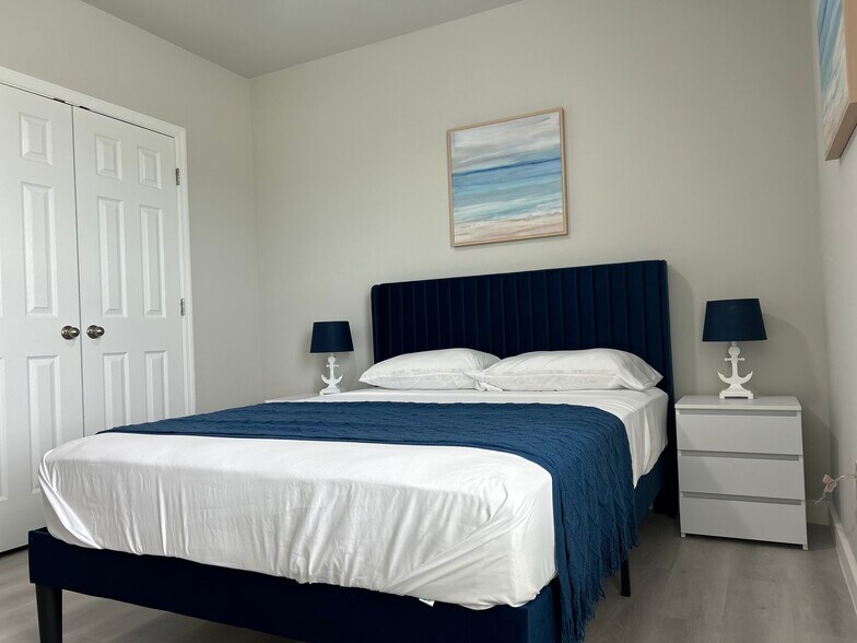 Junior suite - 1123 NW 2nd Ave