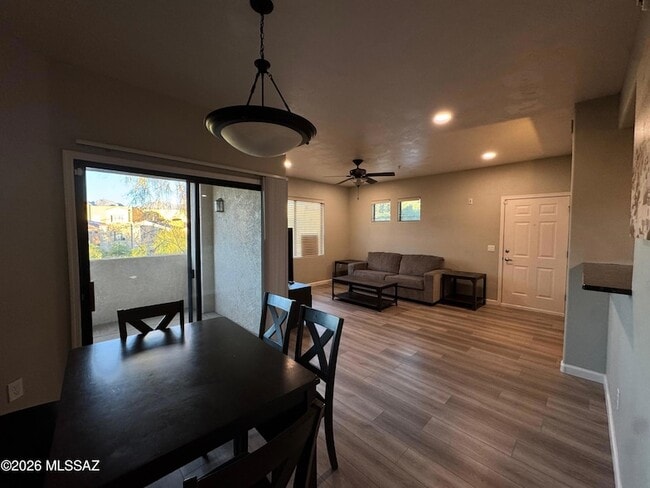 Building Photo - 2550 E River Rd