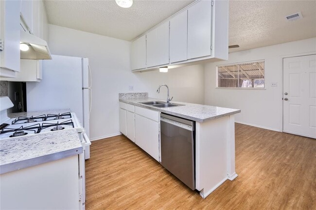 Building Photo - 120 Coers Cir