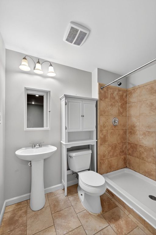 Building Photo - 3275 Simeon Bunker St