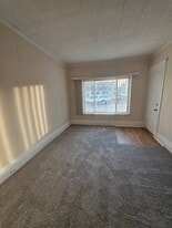 Building Photo - 132 Washington St