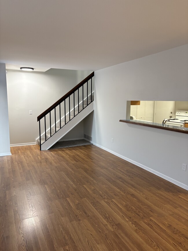 Building Photo - Charter Oak Drive