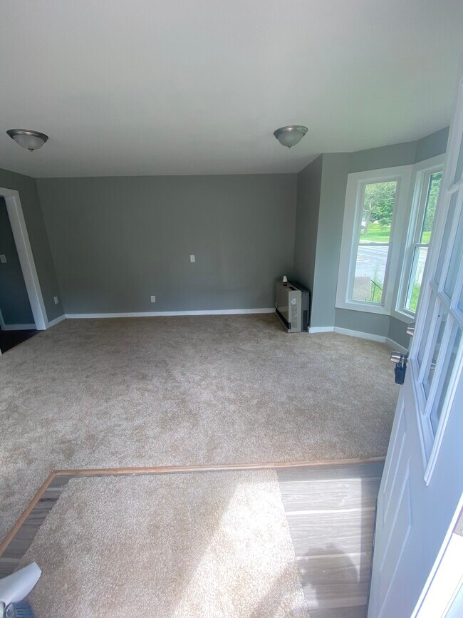 Building Photo - 70 Church St