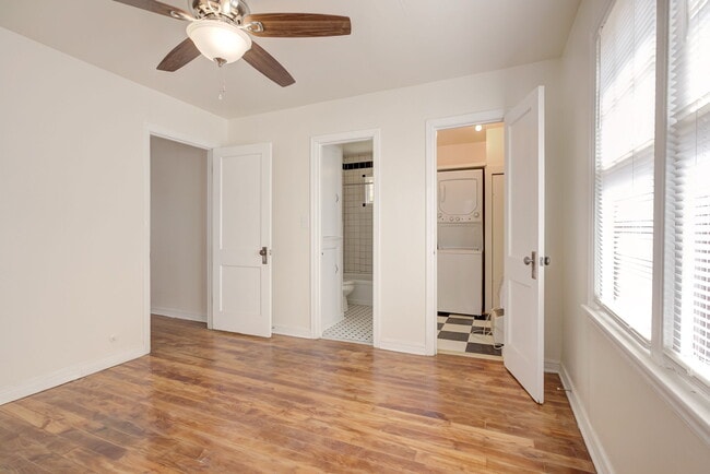 Building Photo - 401 S Berry Rd