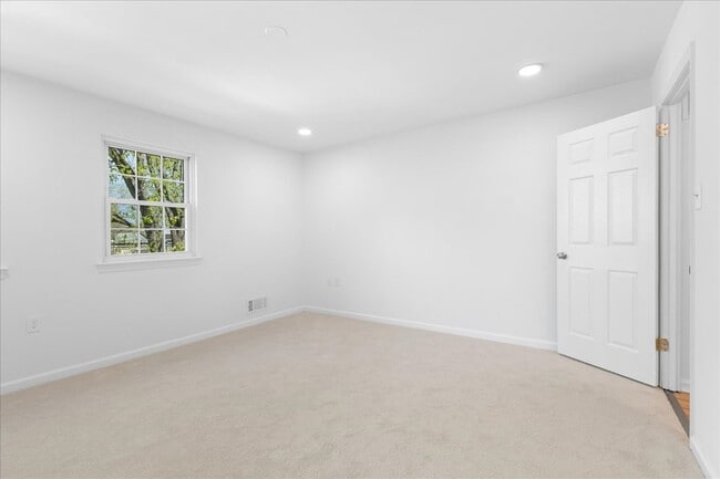 Building Photo - 239 Nottoway St SE