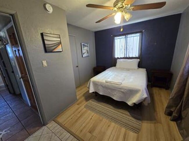 Building Photo - Spacious 3 bedroom/ 2 bath home with R/V parking