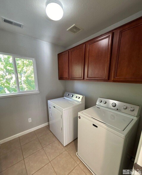 Building Photo - 589 Panama Dr